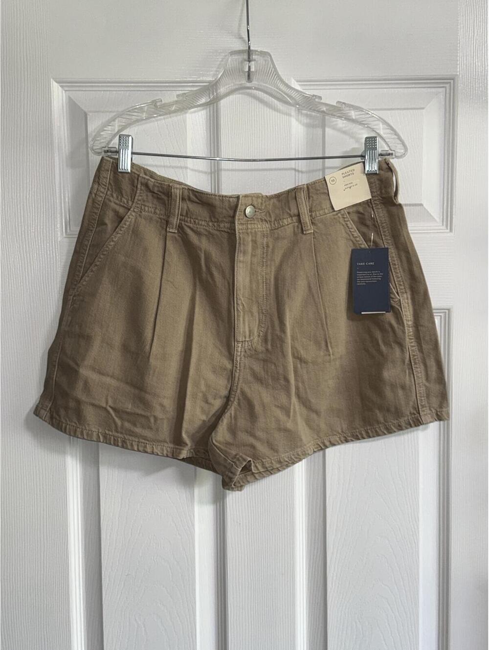 Universal Thread Khaki Pleated High‑Rise Utility Shorts – Size 10